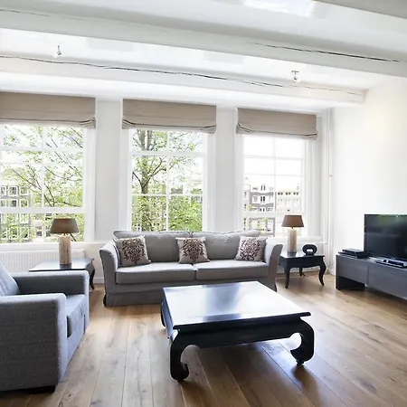 Hugo Apartment