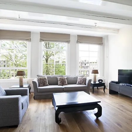 Hugo Apartment