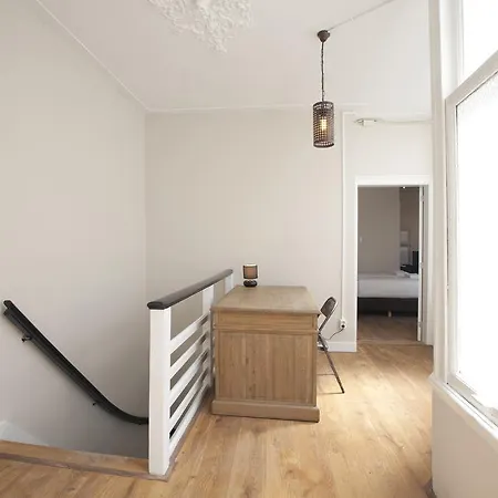 Hugo Apartment *